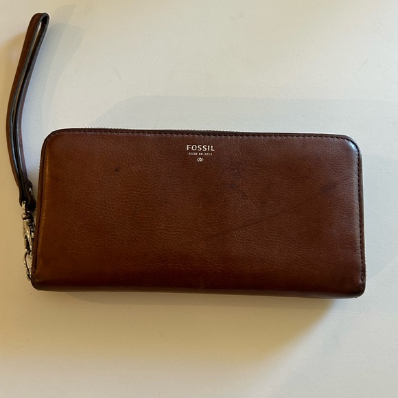 Fossil leather’s wristlet wallet brown In Excellent preowned - Picture 5 of 8
